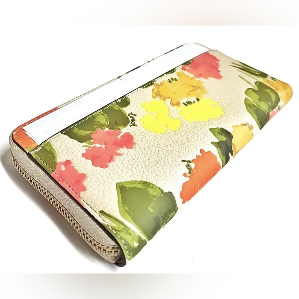 ❤️ Coach Accordion Zip Wallet  Chalk multi Floral Print Brass Pebble Leather❤️ - Picture 5 of 8
